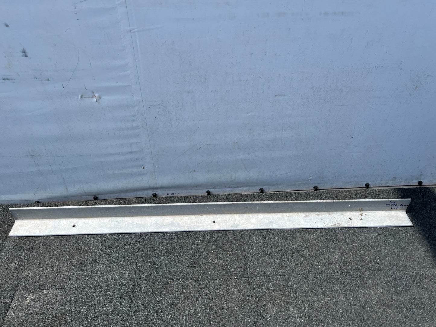Stalen latei 220cm lang en 10cm breed