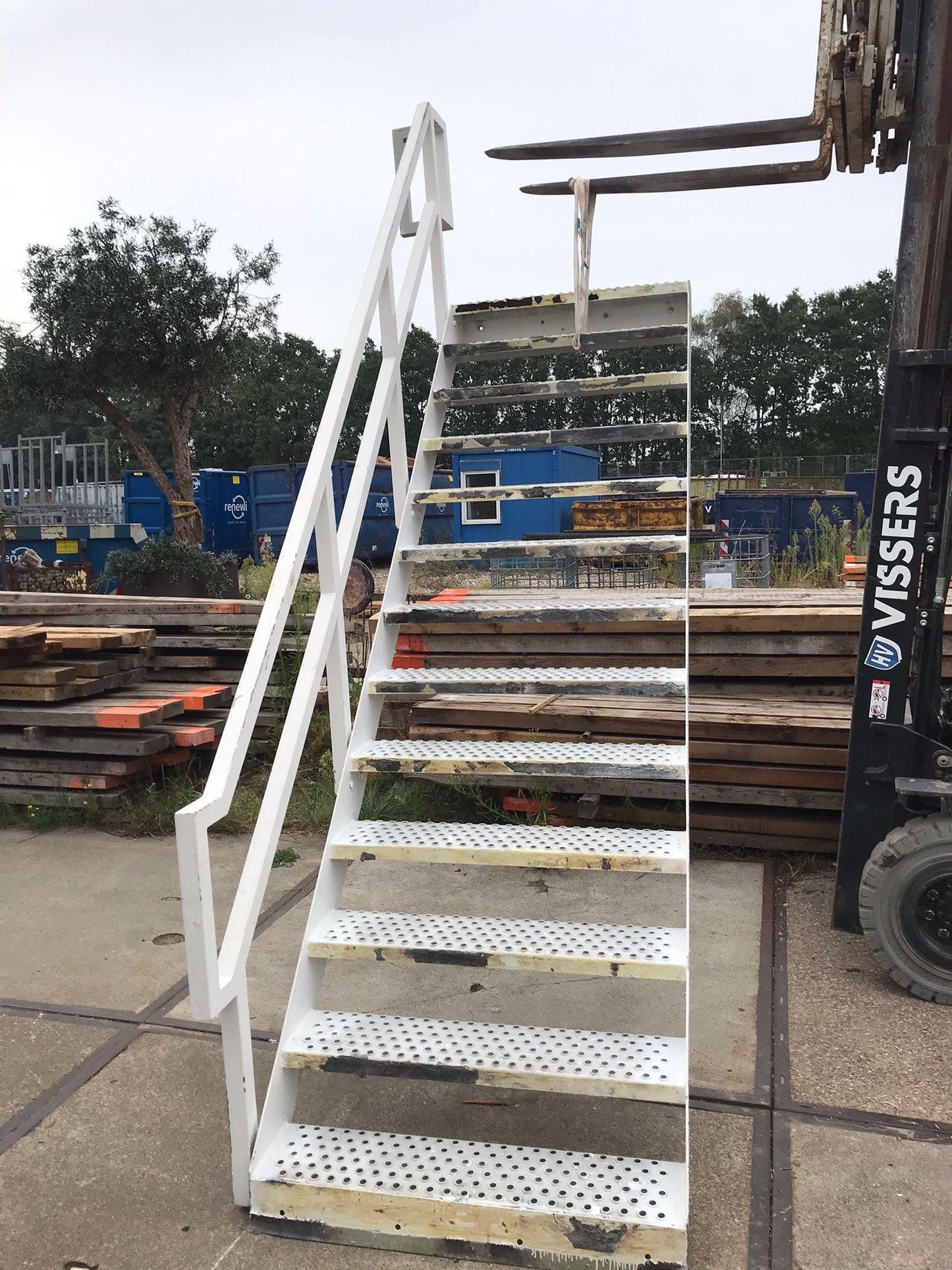 Stalen steektrap 250cm overbruggingshoogte