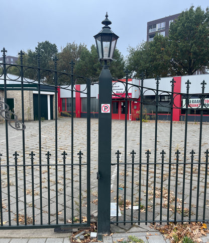 ierhekwerk met openslaande poorten(+/- 42meter)