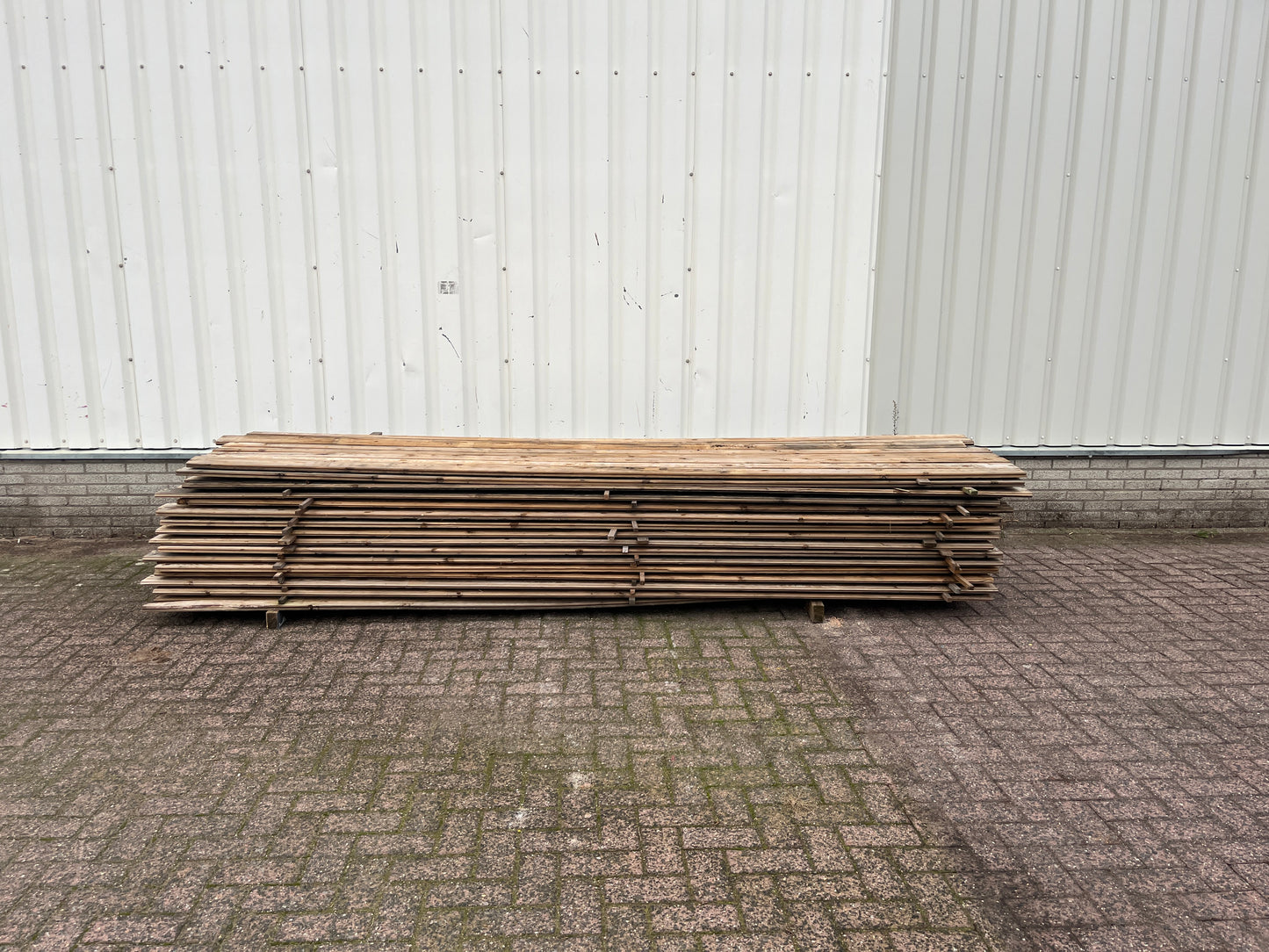 Dakbeschot planken 10cm breed en 2cm dik 350cm lang