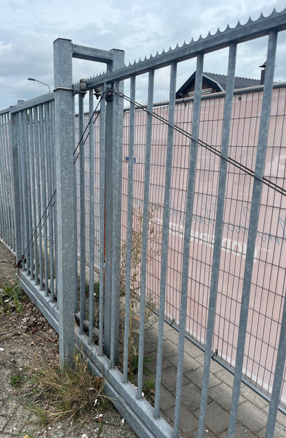 Schuif/rol poort 580 x 190cm(doorgang 415cm)