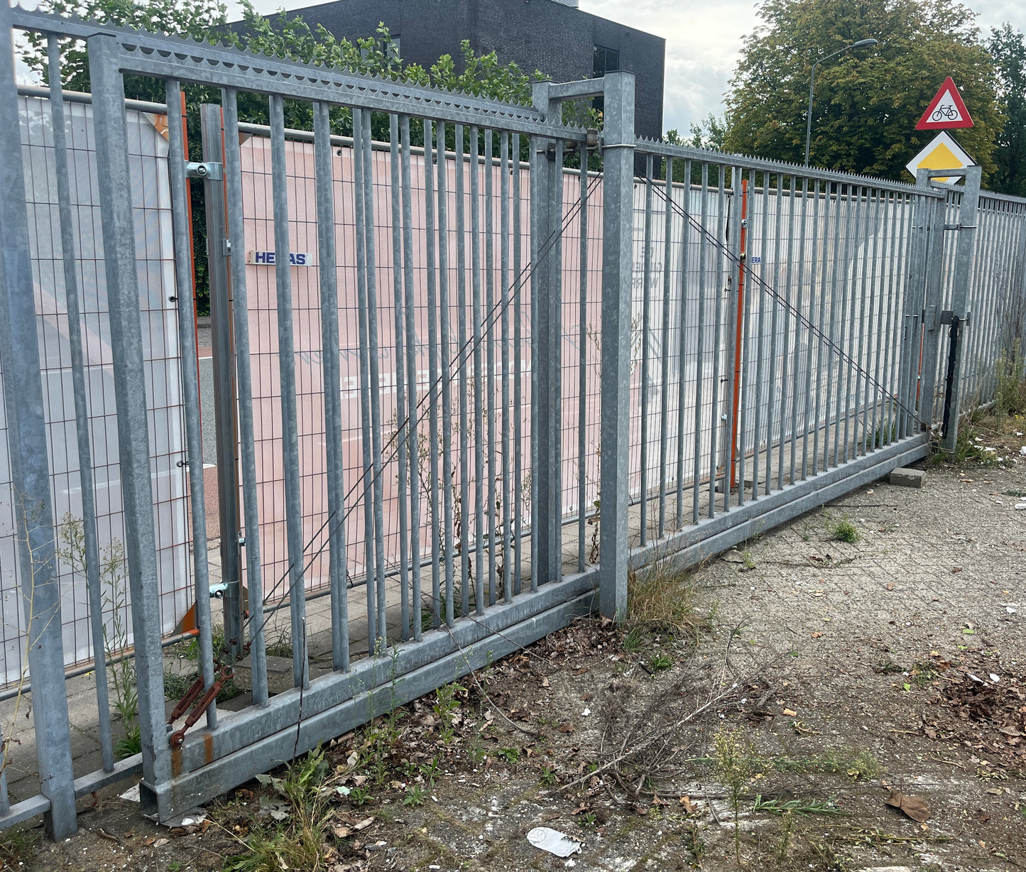 Schuif/rol poort 580 x 190cm(doorgang 415cm)