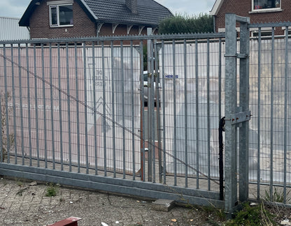 Schuif/rol poort 580 x 190cm(doorgang 415cm)