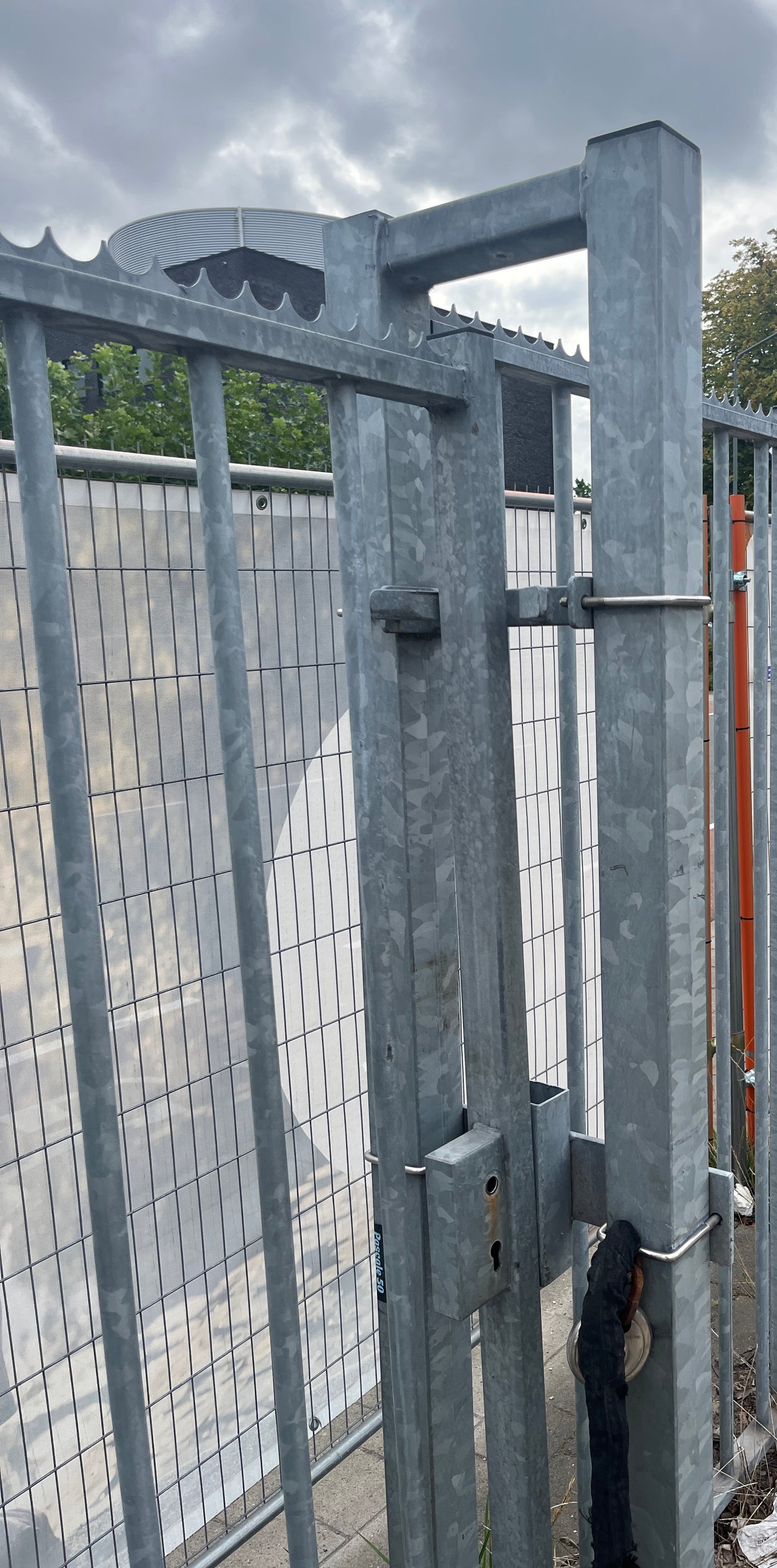 Schuif/rol poort 580 x 190cm(doorgang 415cm)